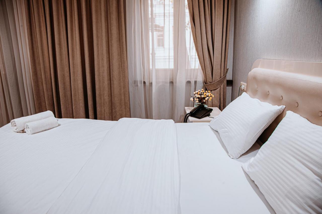 Sama Grand Hotel ティビリシ エクステリア 写真