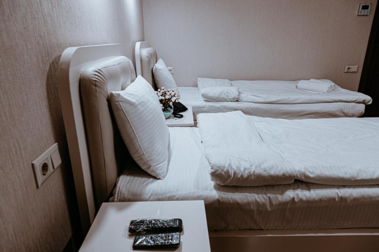 Sama Grand Hotel ティビリシ エクステリア 写真
